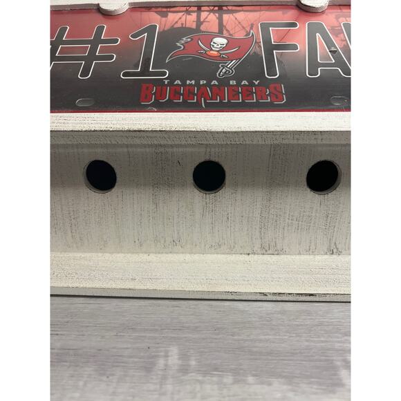 Wooden removable bucs tag plate bird feeder - Picture 3 of 12